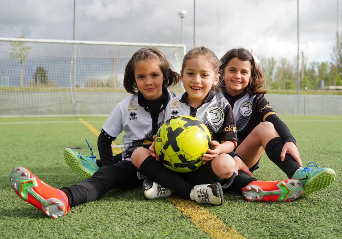 Tres canteranas de Unionistas, que ahora tendrán como referencia al equipo sénior que tendrá el club.