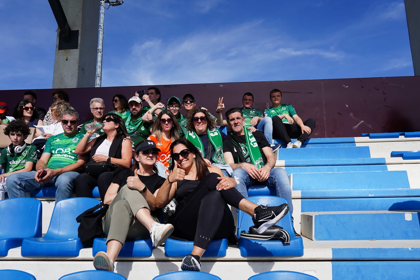Búscate en la grada del Reina Sofía en el partido contra el Arenteiro