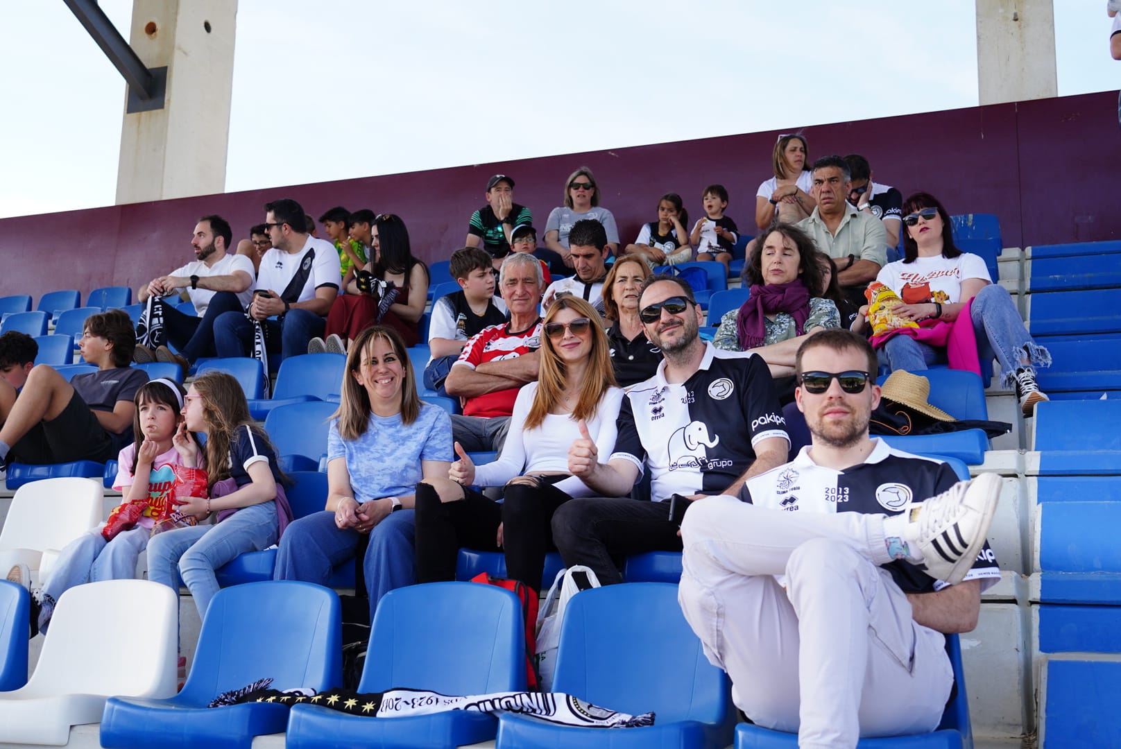 Búscate en la grada del Reina Sofía en el partido contra el Arenteiro