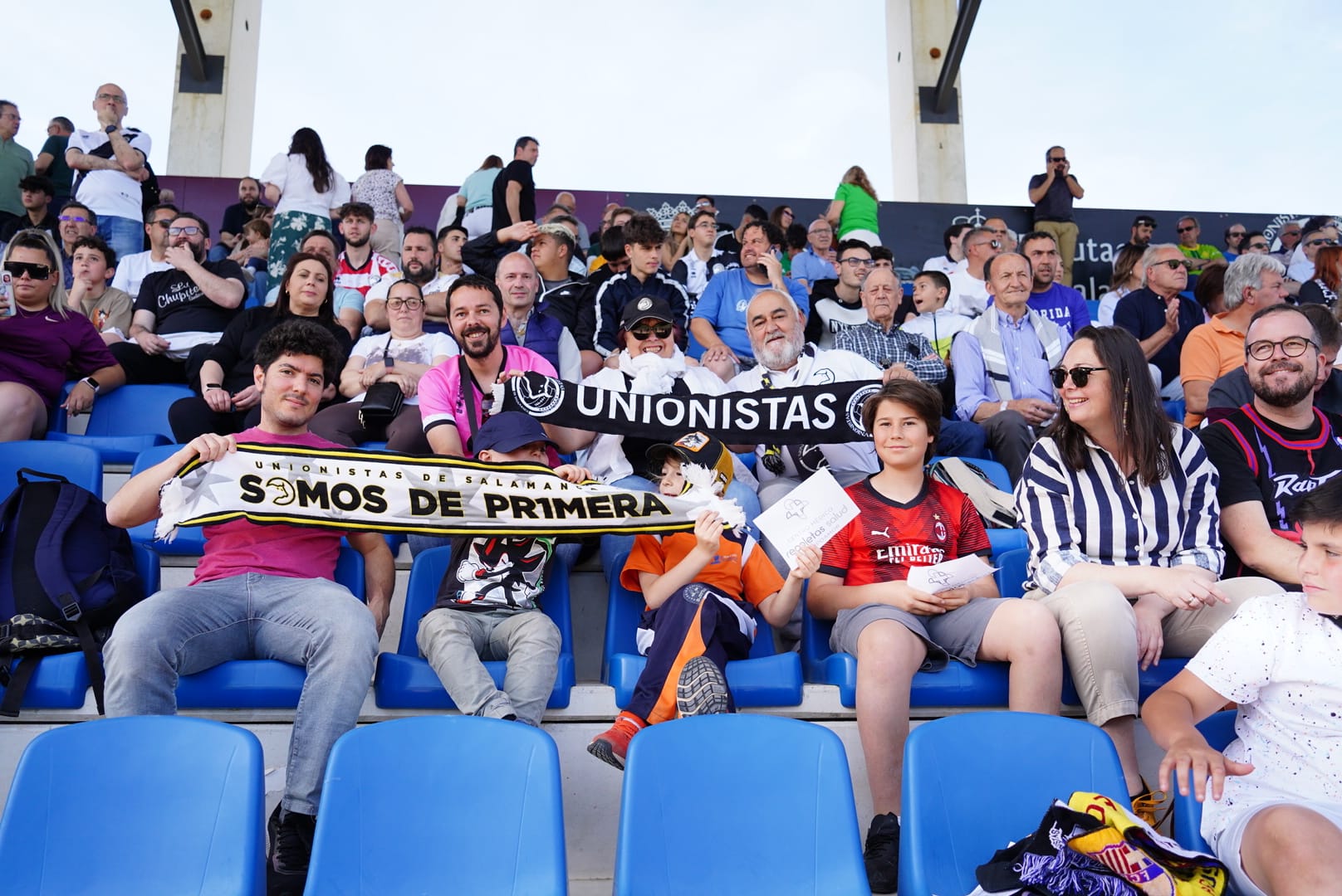 Búscate en la grada del Reina Sofía en el partido contra el Arenteiro