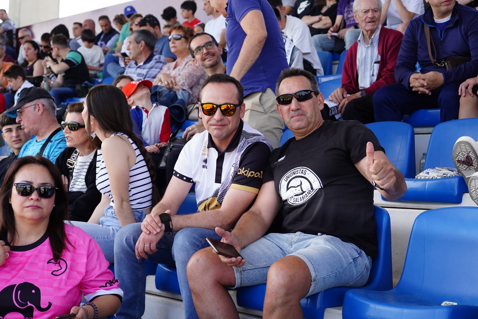 Búscate en la grada del Reina Sofía en el partido contra el Arenteiro