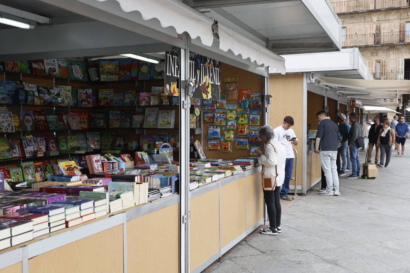 Buen colofón a la Feria del Libro: buen tiempo y gran afluencia