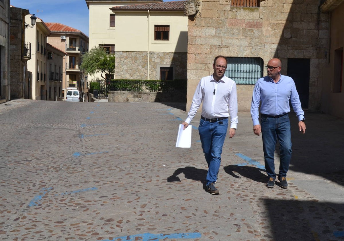 El alcalde Marcos Iglesias y el edil Ramón Sastre en la Rúa del Sol