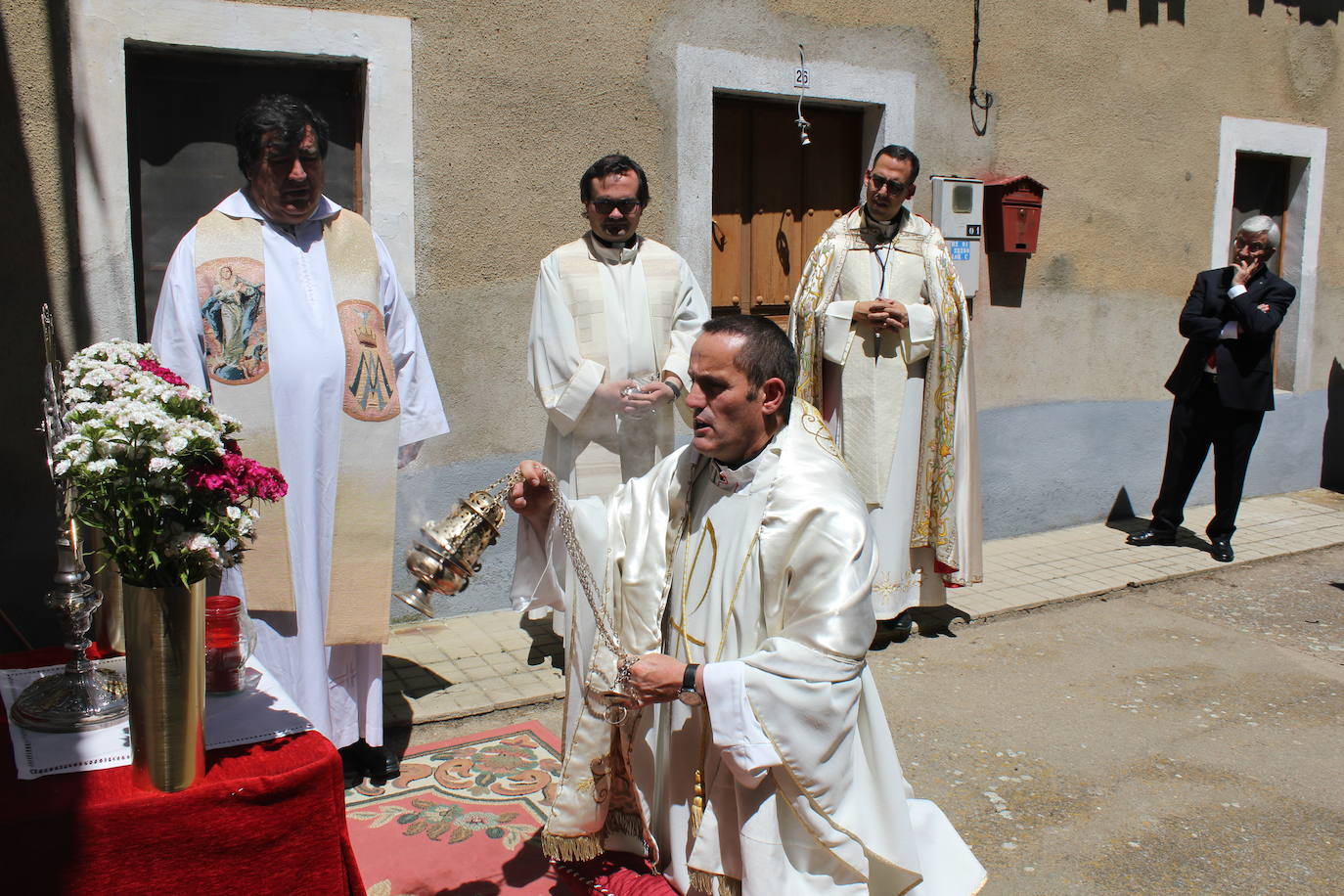 Regocijo y bendiciones múltiples en el Corpus de La Fuente de San Esteban