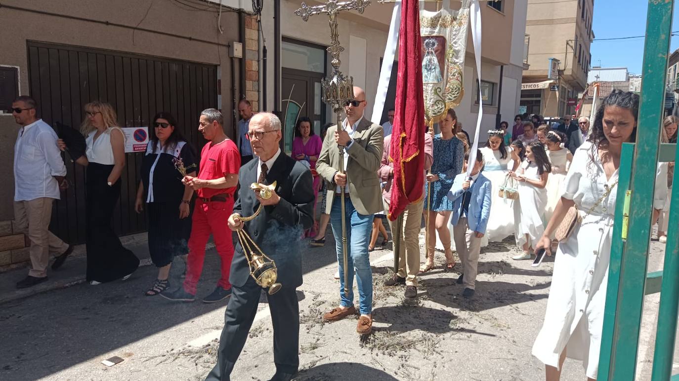 Vitigudino y el fervor del Corpus desfilan por las calles