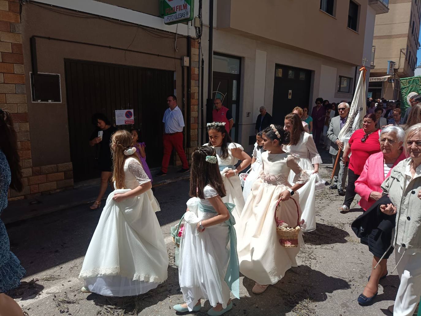 Vitigudino y el fervor del Corpus desfilan por las calles