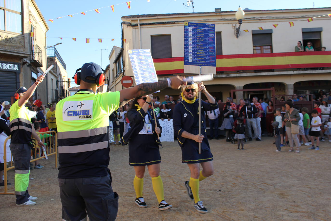 El multitudinario desfile de disfraces en la Fuente de San Esteban, en imágenes