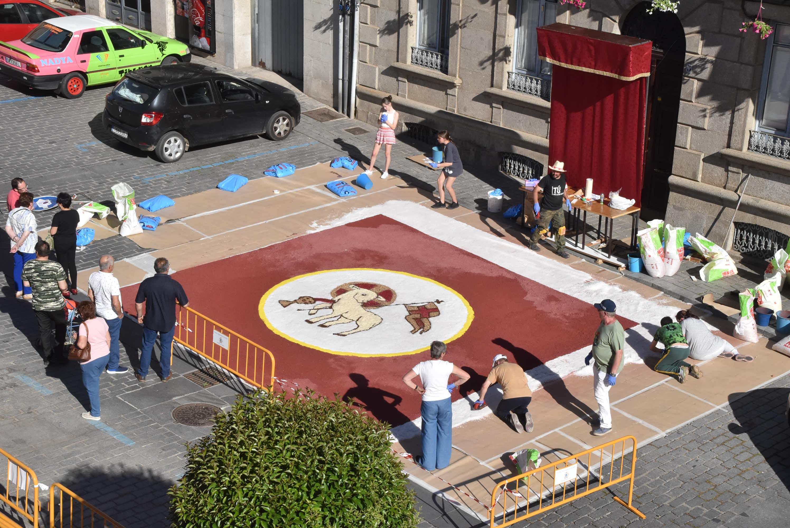 Intensa jornada en Béjar en las vísperas de su Corpus más internacional