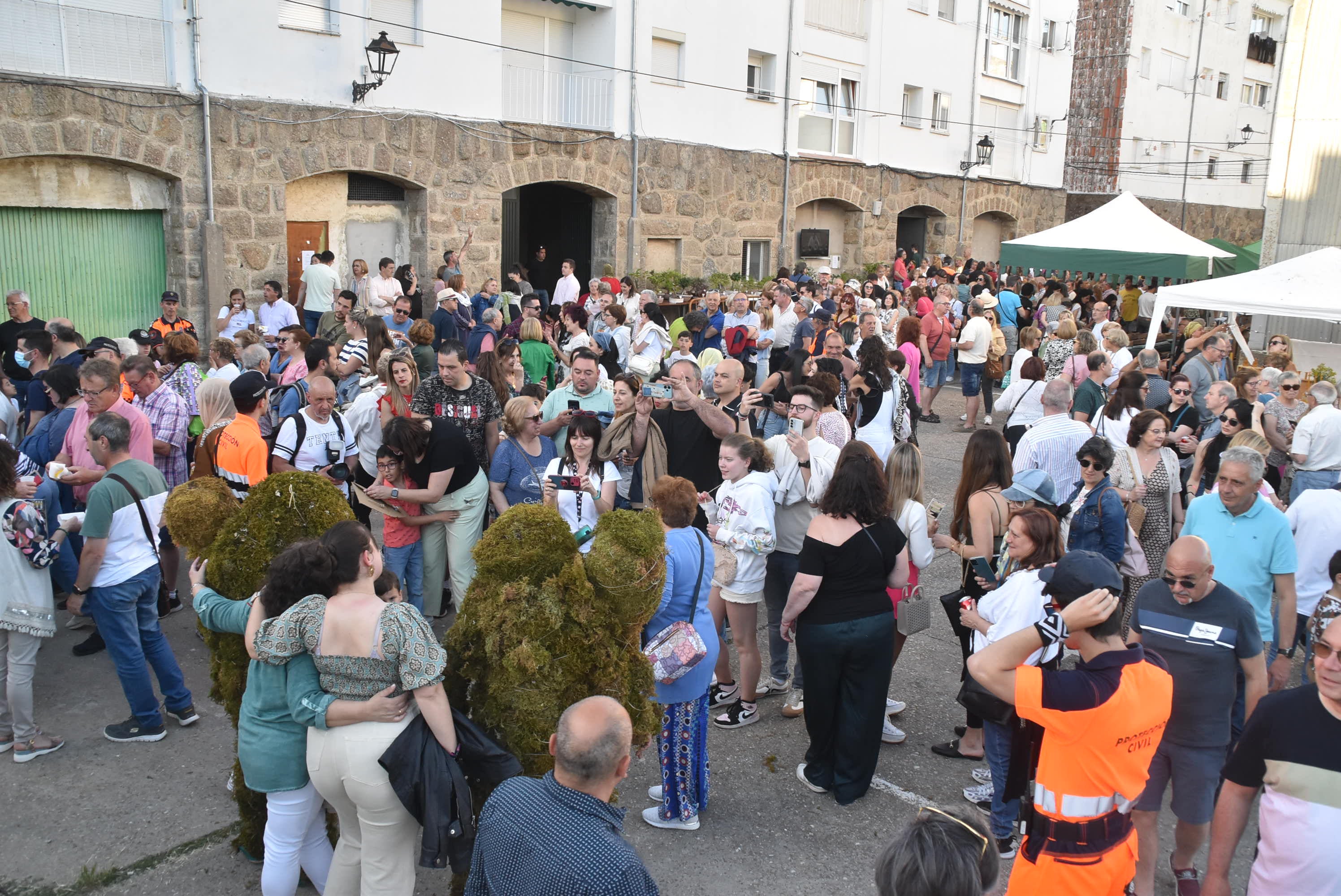 Intensa jornada en Béjar en las vísperas de su Corpus más internacional