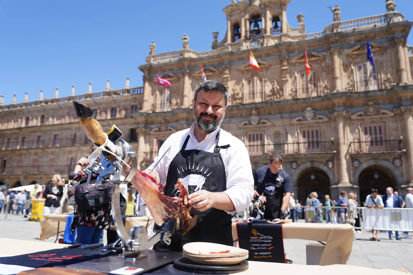 Miles de salmantinos disfrutan de una exitosa jornada de ibérico en el centro