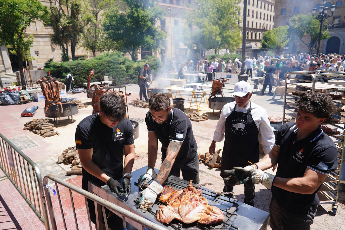 Miles de salmantinos disfrutan de una exitosa jornada de ibérico en el centro