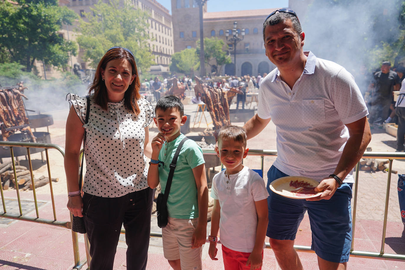 Miles de salmantinos disfrutan de una exitosa jornada de ibérico en el centro