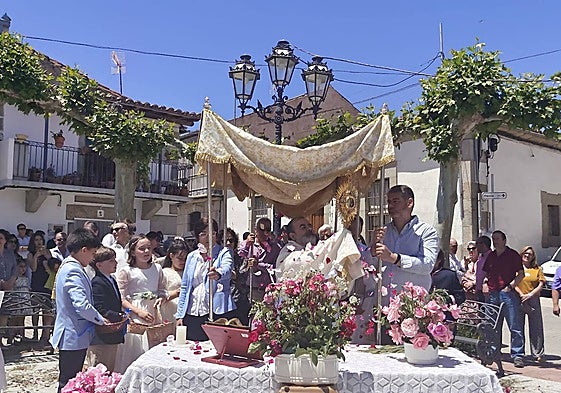 Bendición del altar de la Plaza Mayor de Santibáñez de Béjar