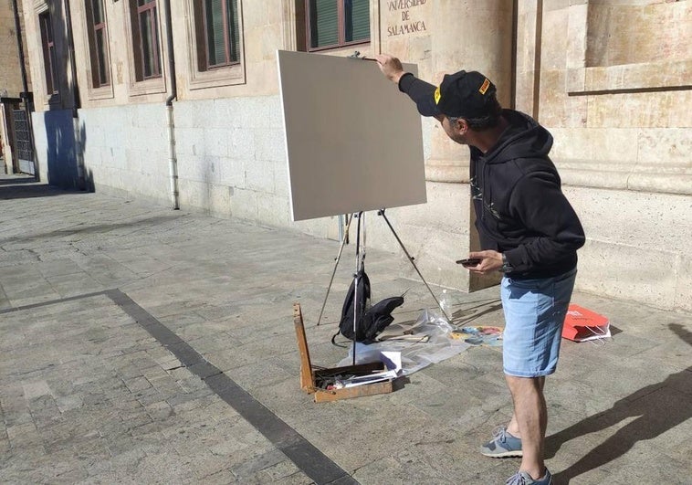 Uno de los participantes en la presente edición del Certamen de Pintura al Aire Libre.