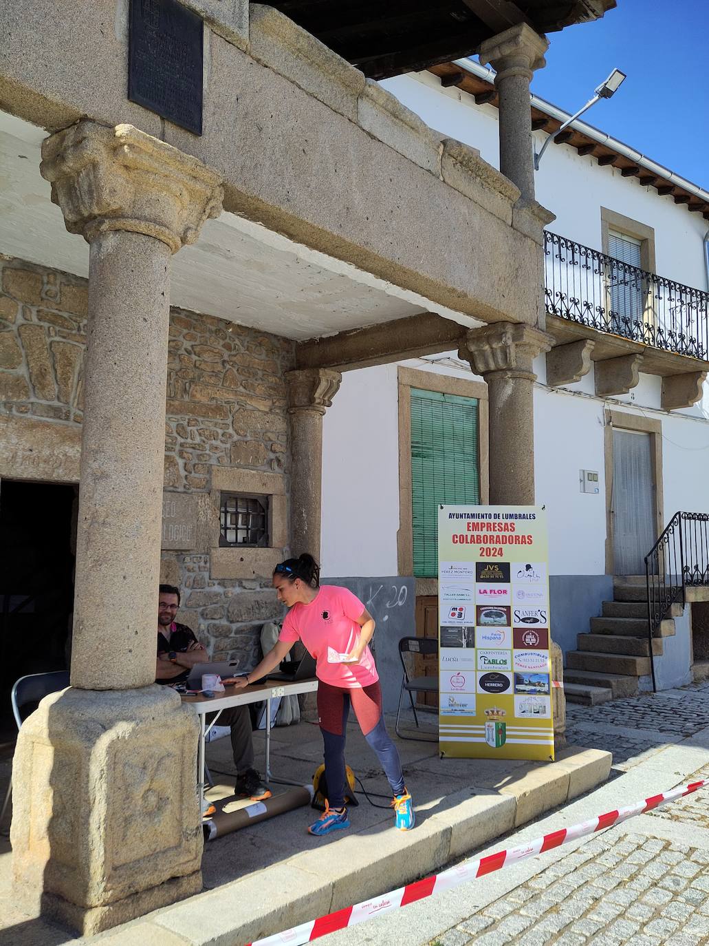 Divertida tarde en Lumbrales con la carrera de orientación