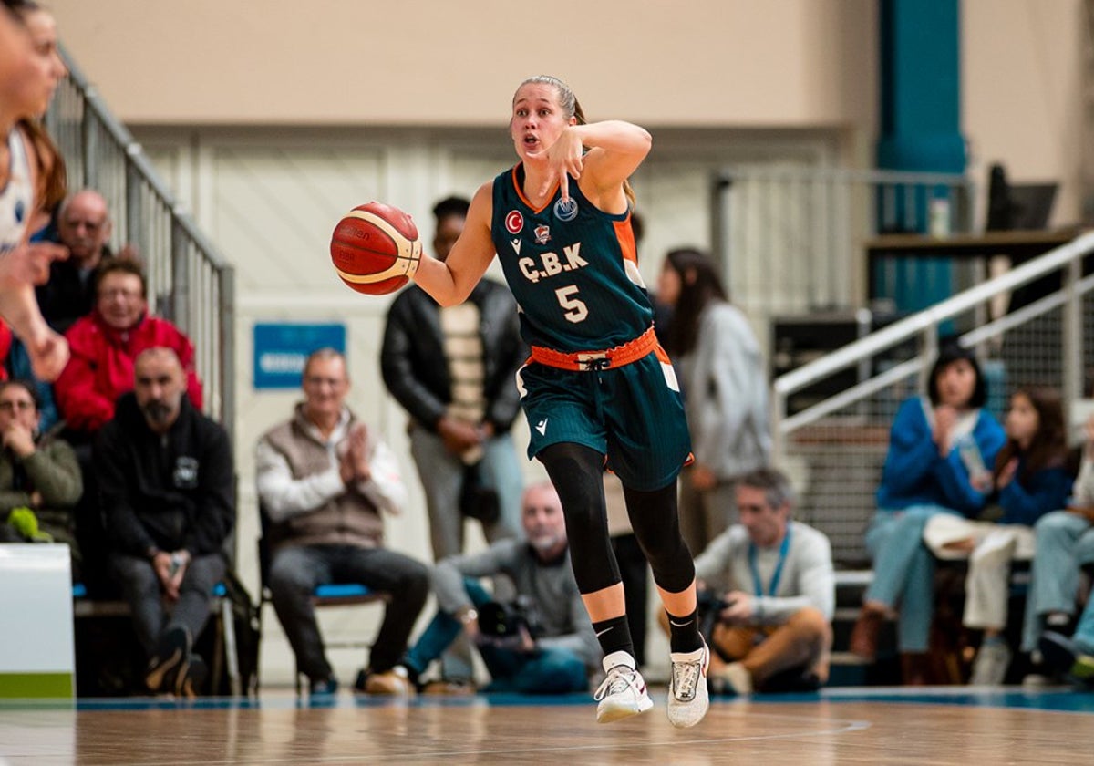 Laura Cornelius, en un partido con el Cukurova.