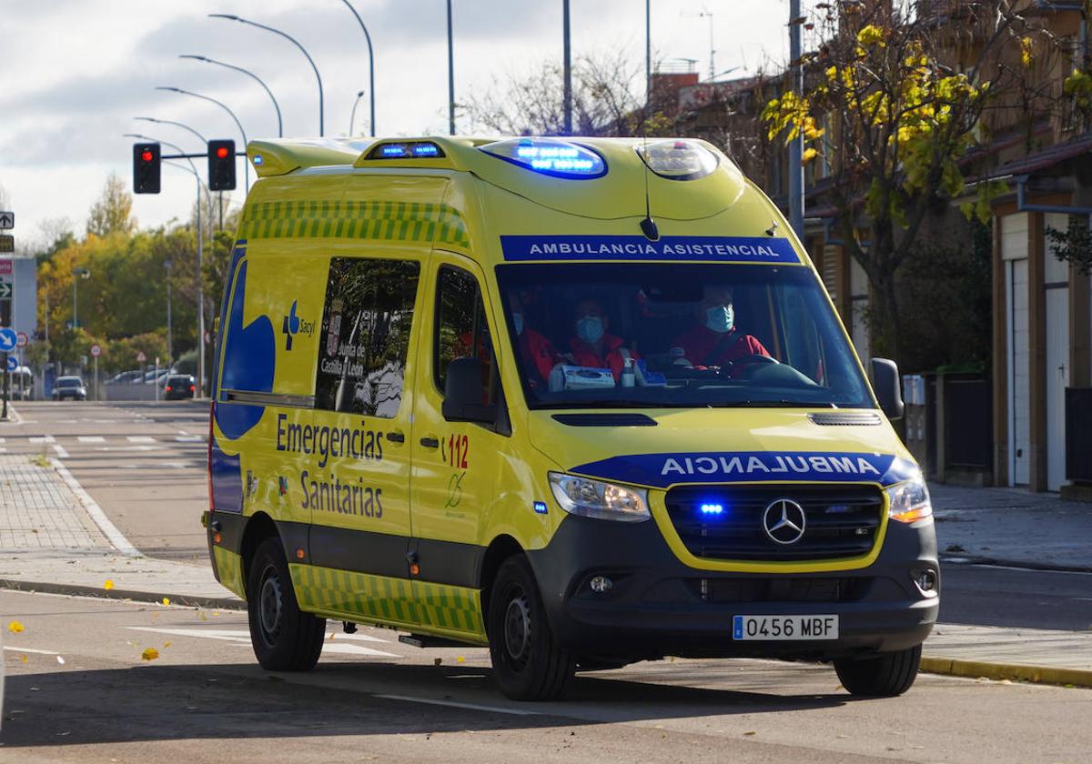 Ambulancia del Sacyl en una foto de Archivo