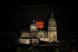 Luna roja en el cielo de Salamanca el pasado mes de octubre