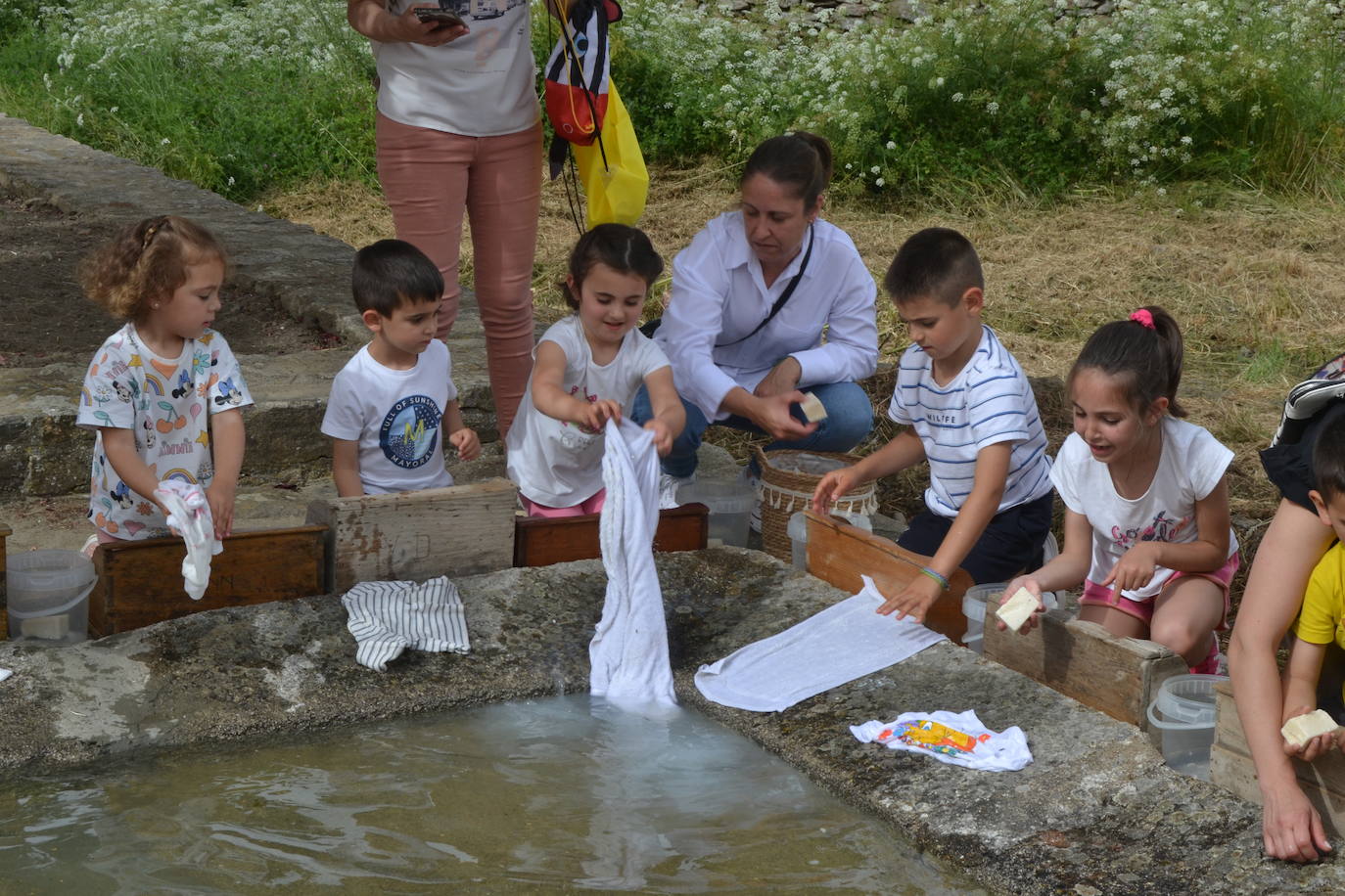 Lumbrales homenajea a las lavanderas