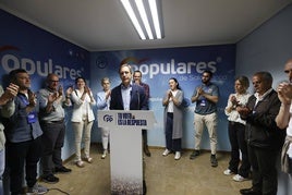 García Carbayo compareciendo ante los medios de comunicación.