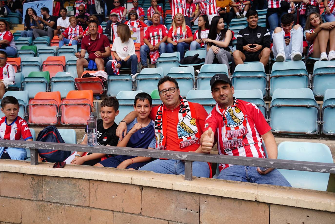 Locura por el Salamanca UDS: búscate en la grada del Helmántico en el partido decisivo frente al Tordesillas