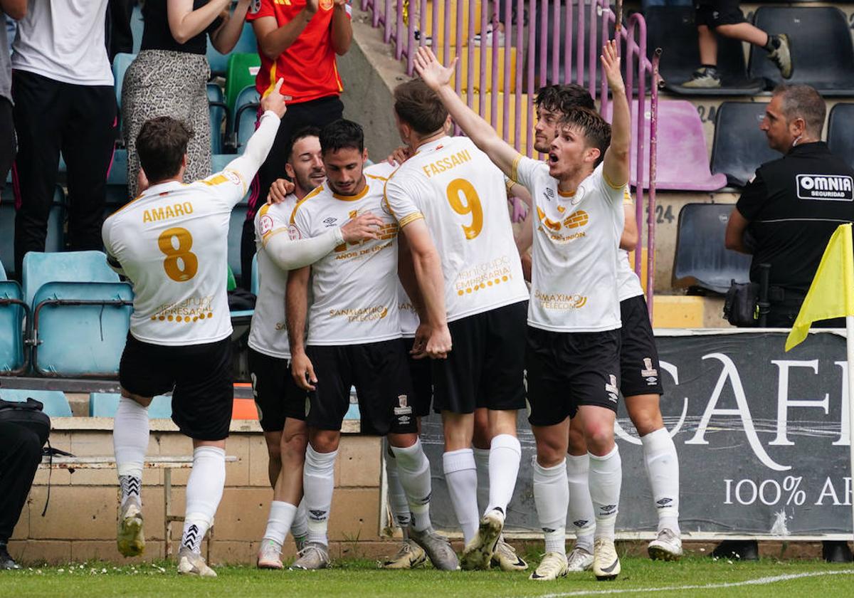 El Salamanca UDS, celebrando un gol en las semifinales de los playoffs.