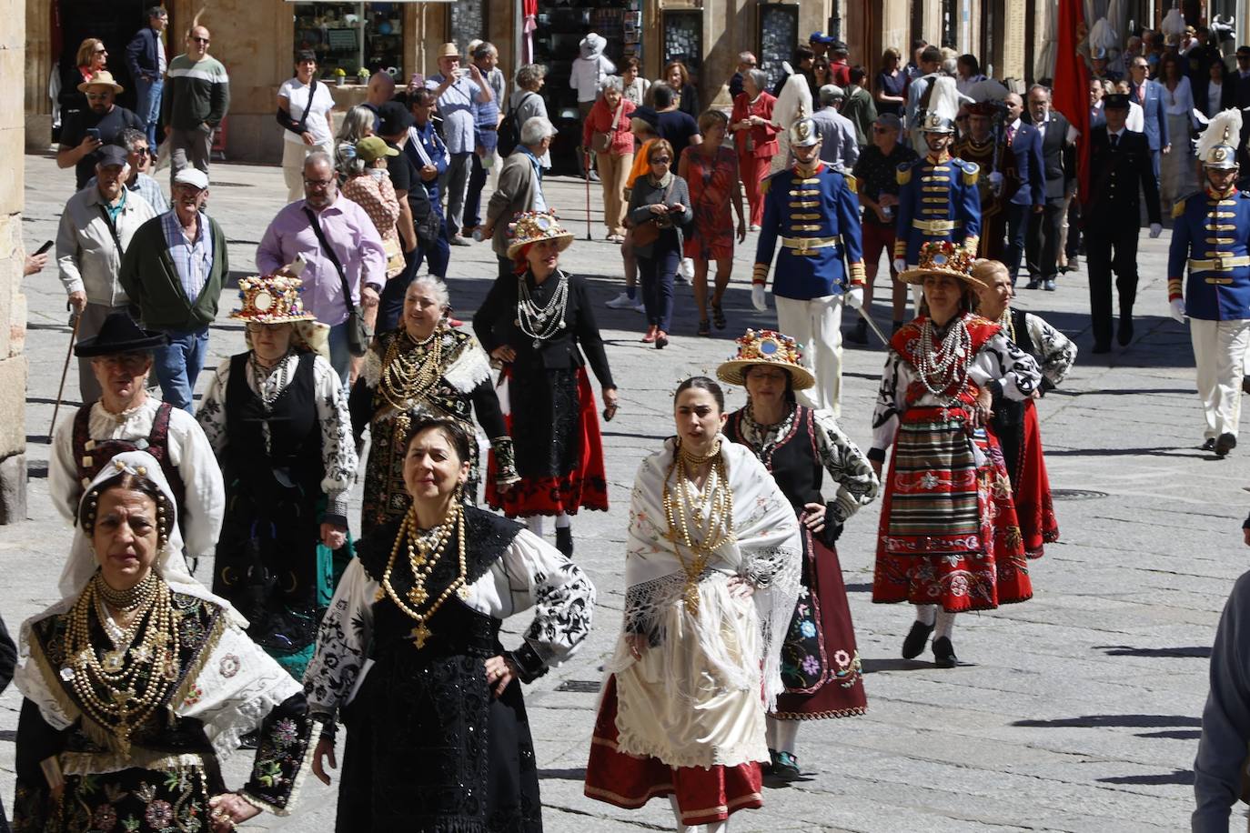 El obispo pide regenerar la vida pública para acabar con una sociedad rota y dividida por el día de San Juan de Sahagún