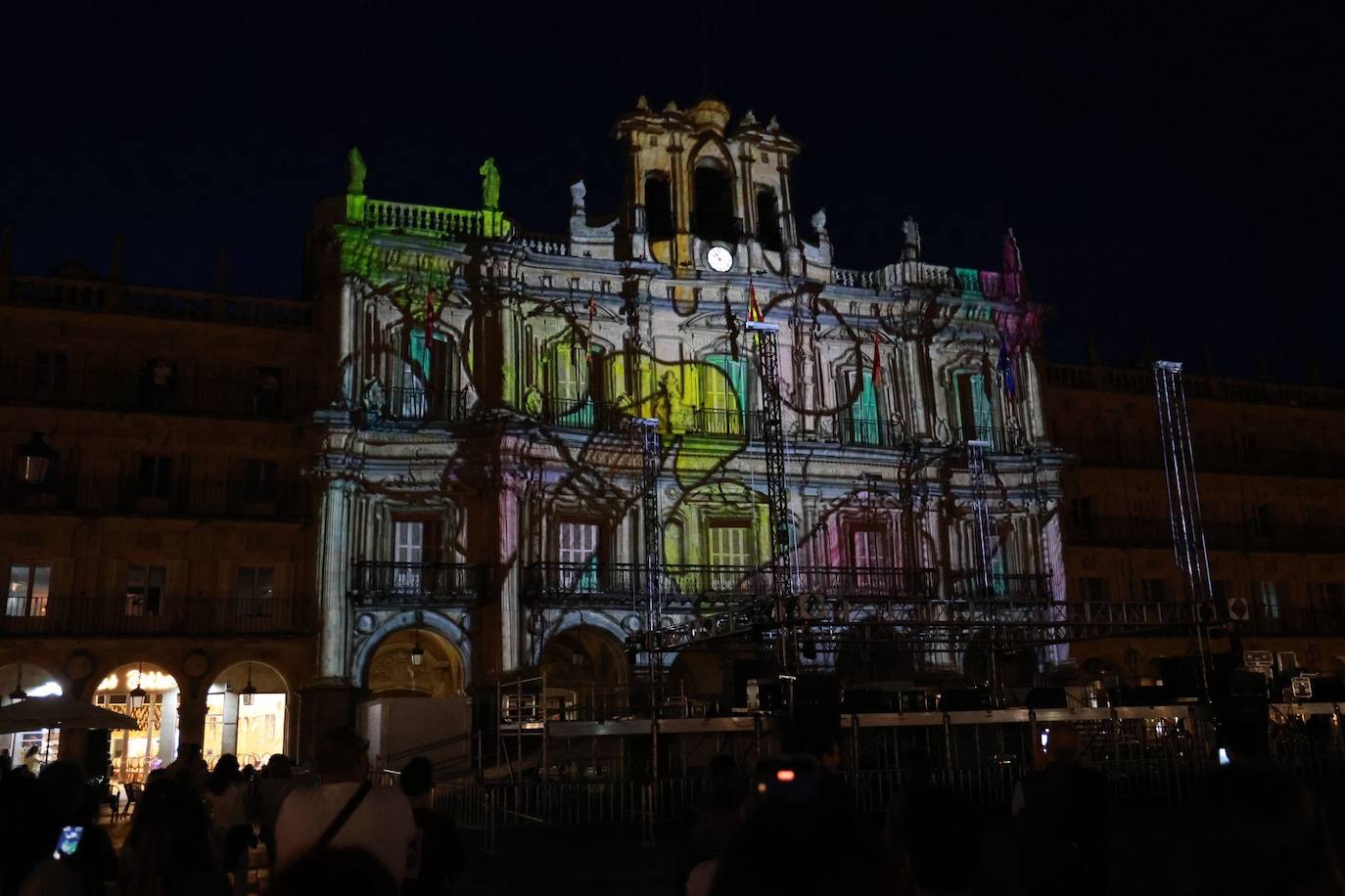 Las &#039;Luciérnagas&#039; iluminan la Plaza Mayor en un espectacular videomapping