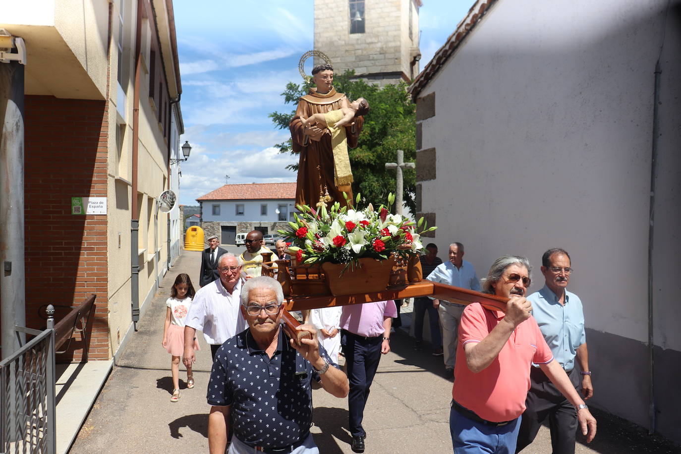 Ledrada celebra la festividad de San Antonio