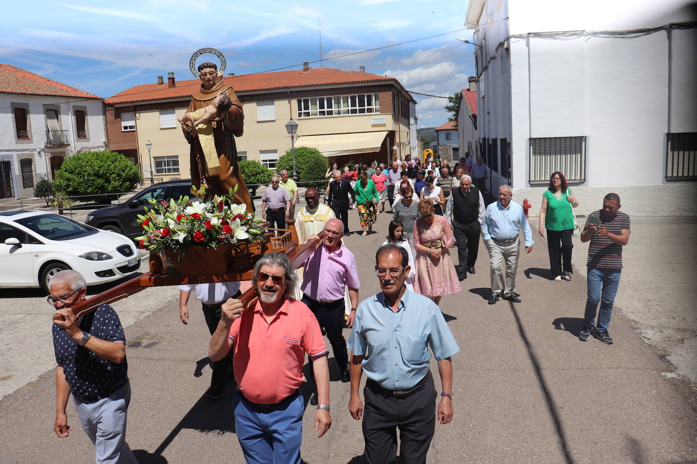 Ledrada celebra la festividad de San Antonio