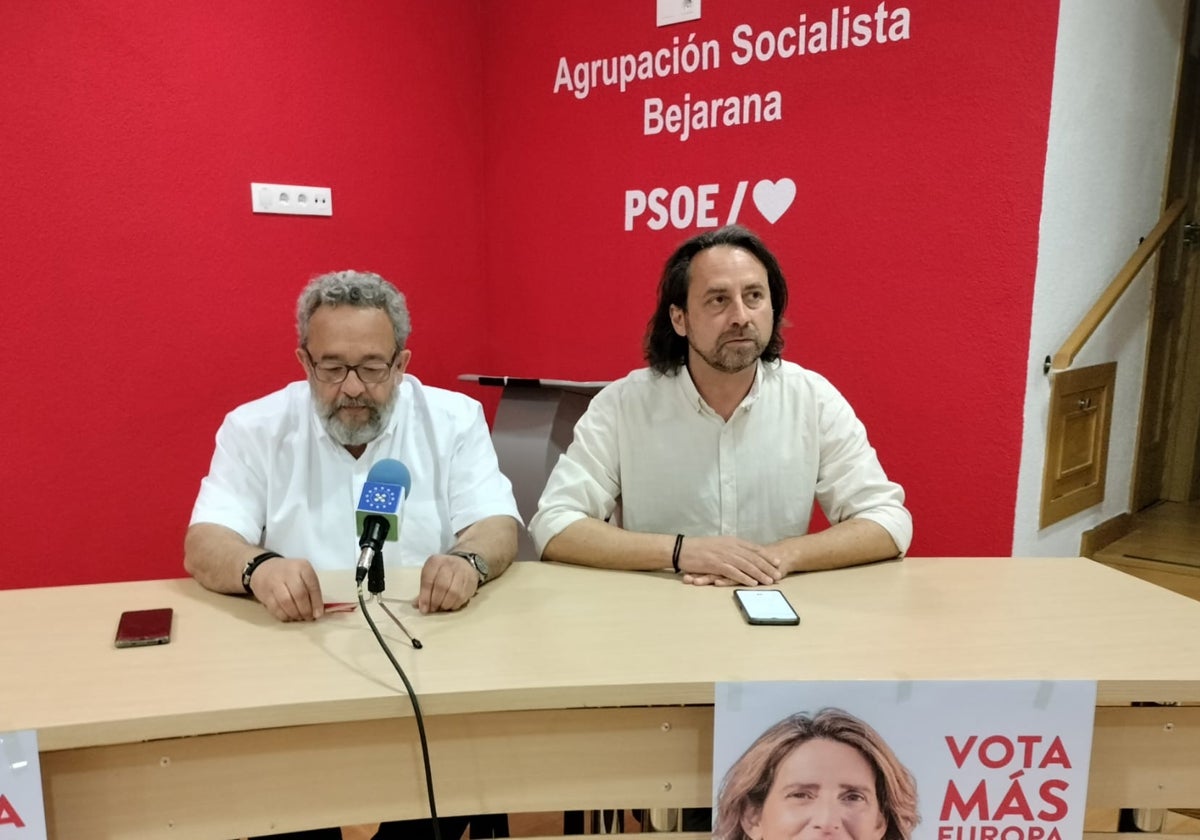 José Luis Rodríguez Celador y Antonio Cámara, esta tarde en la sede de la Agrupación Socialista Bejarana en la ciudad.