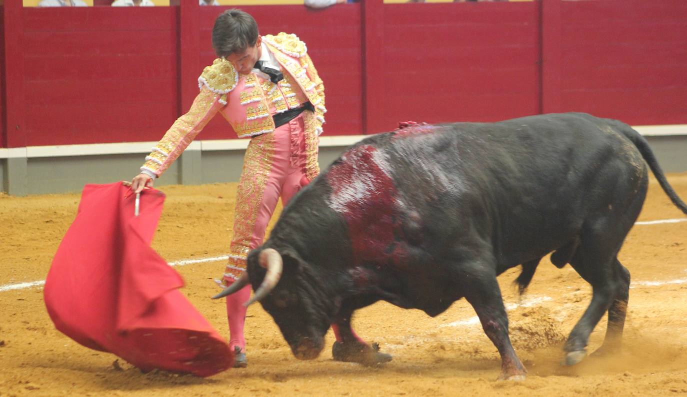 La corrida de toros benéfica en favor de la princesa guerrera, en imágenes