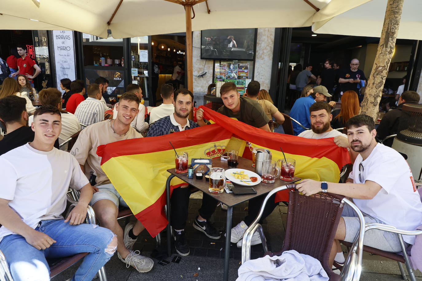 Terrazas llenas en Salamanca para alentar a España: así se animó en el primer partido de la Eurocopa