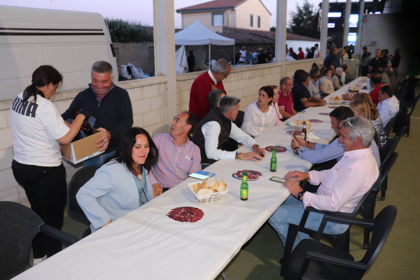 Montejo disfruta de la fiesta con buen sabor de boca