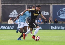 Alvarito con el balón.