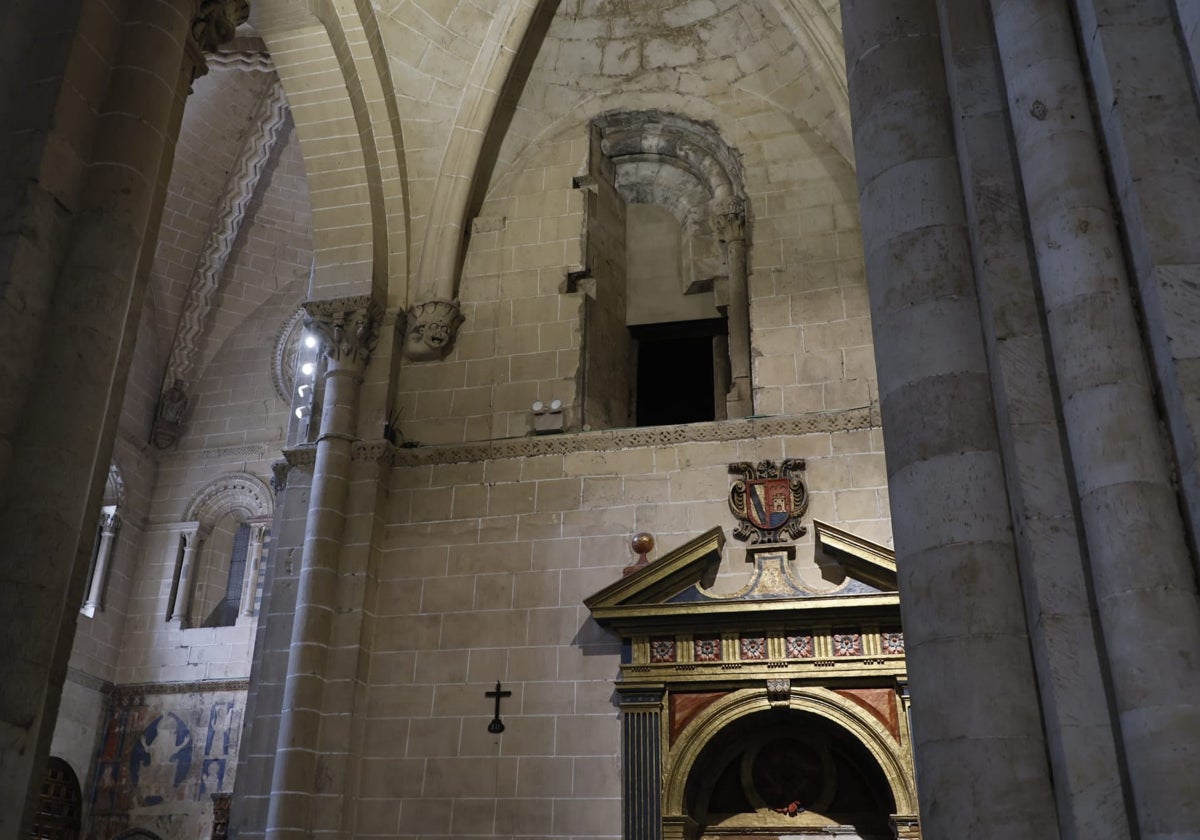 Espacio situado encima del sepulcro de Carbajal en el que se instalará el arco.