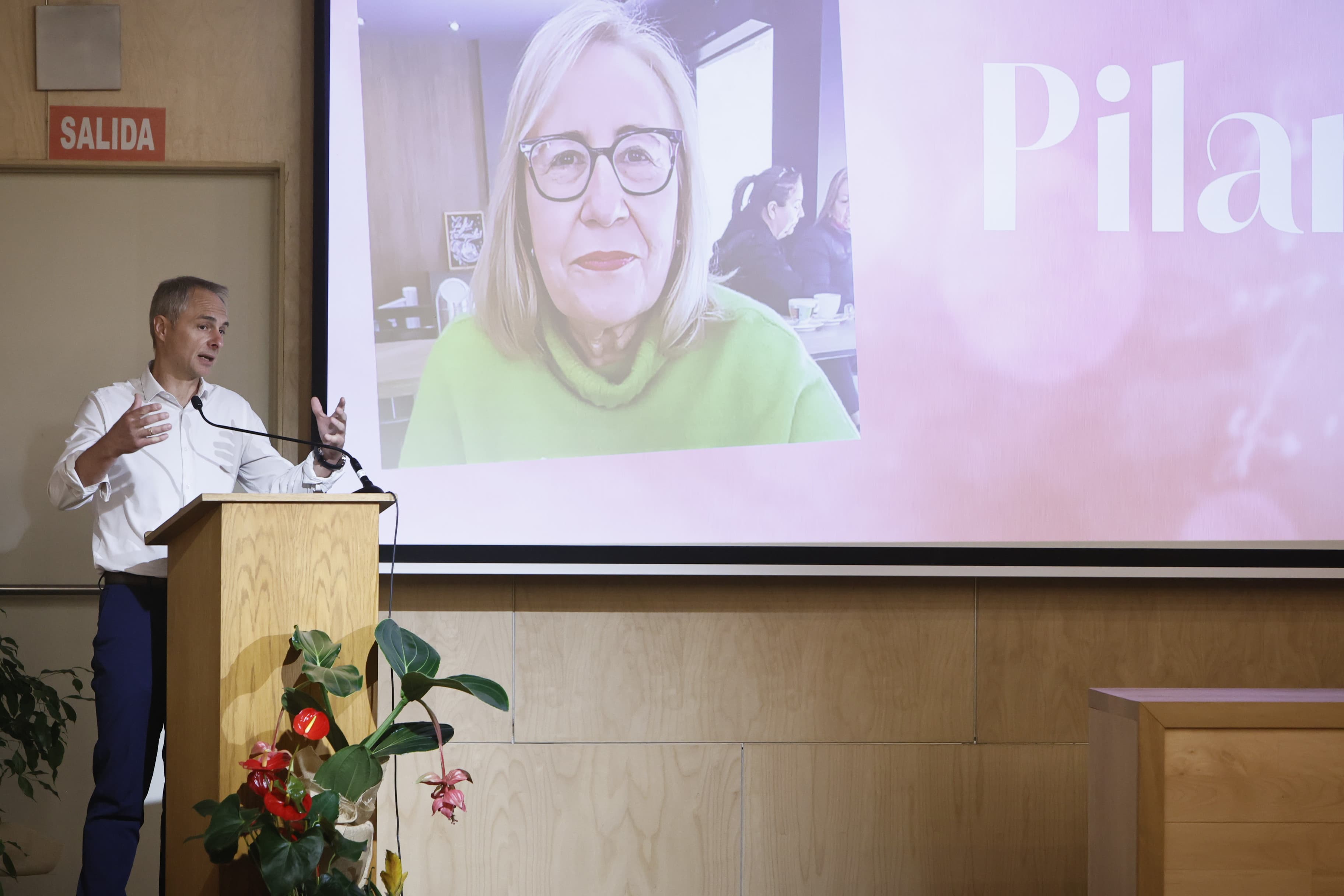 Reconocimiento emotivo de la Universidad a la profesora fallecida Pilar Jiménez Tello