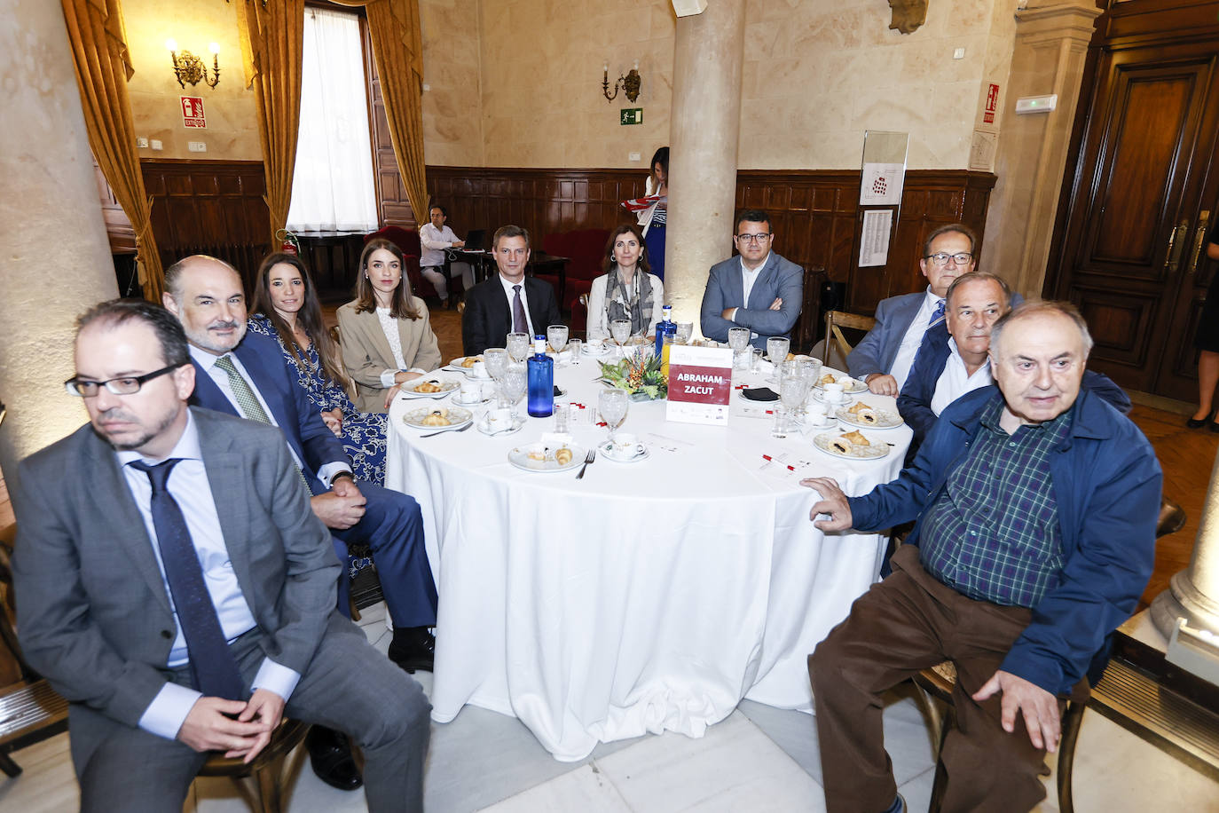 Antonio López (Renta4), Joaquín Tabernero (Cámara de Comercio), Solete Casado e Isabel Carreño (Cámara de Comercio), Gonzalo Cuadrado (CGB Informática), María Jesús San José (LA GACETA), Javier Tamames (Aconsa) y César López, Daniel Álvarez y Antonio Miguel (Secot).