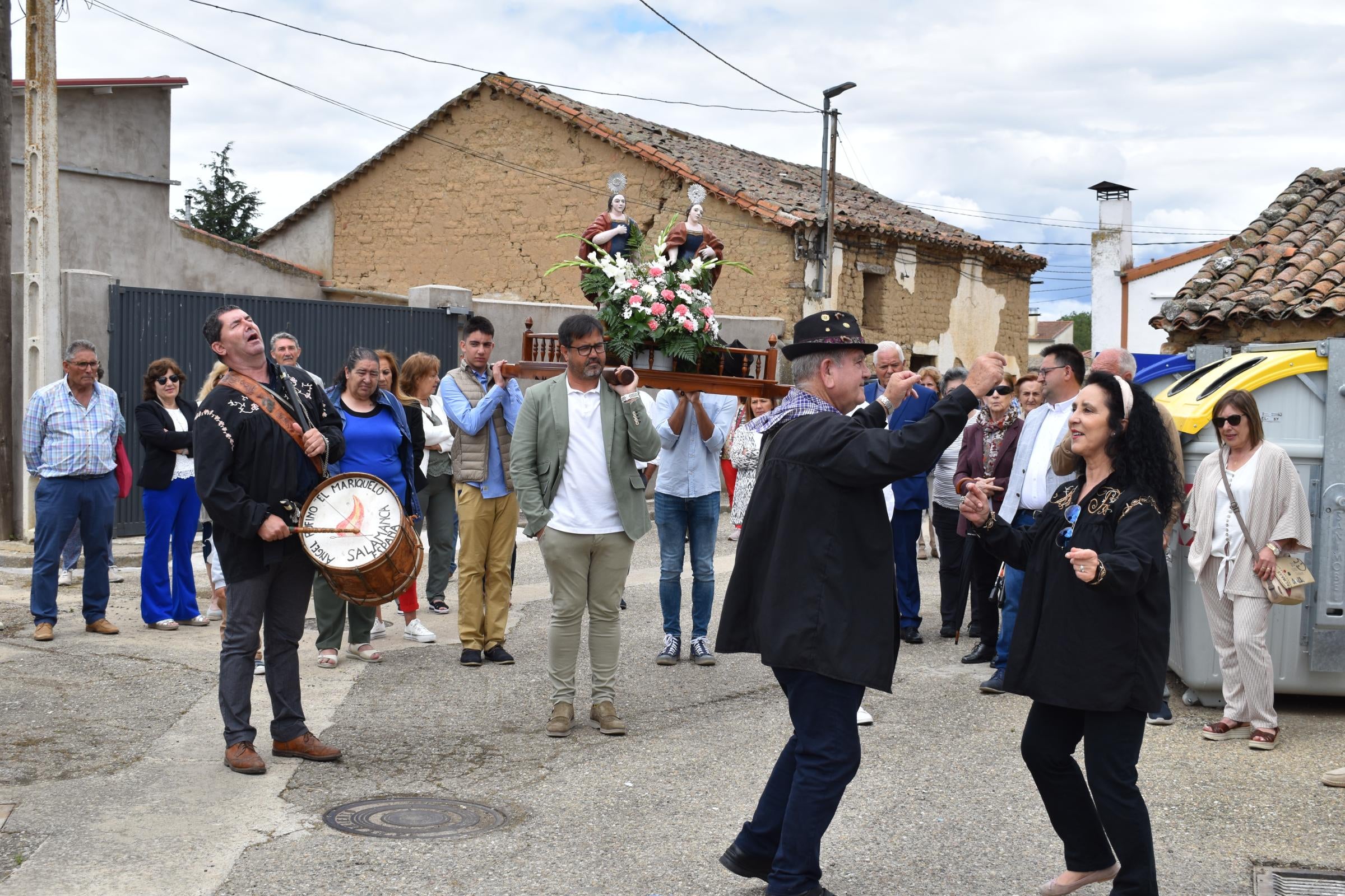 40 kilos de cerezas para cerrar las fiestas en Sieteiglesias de Tormes