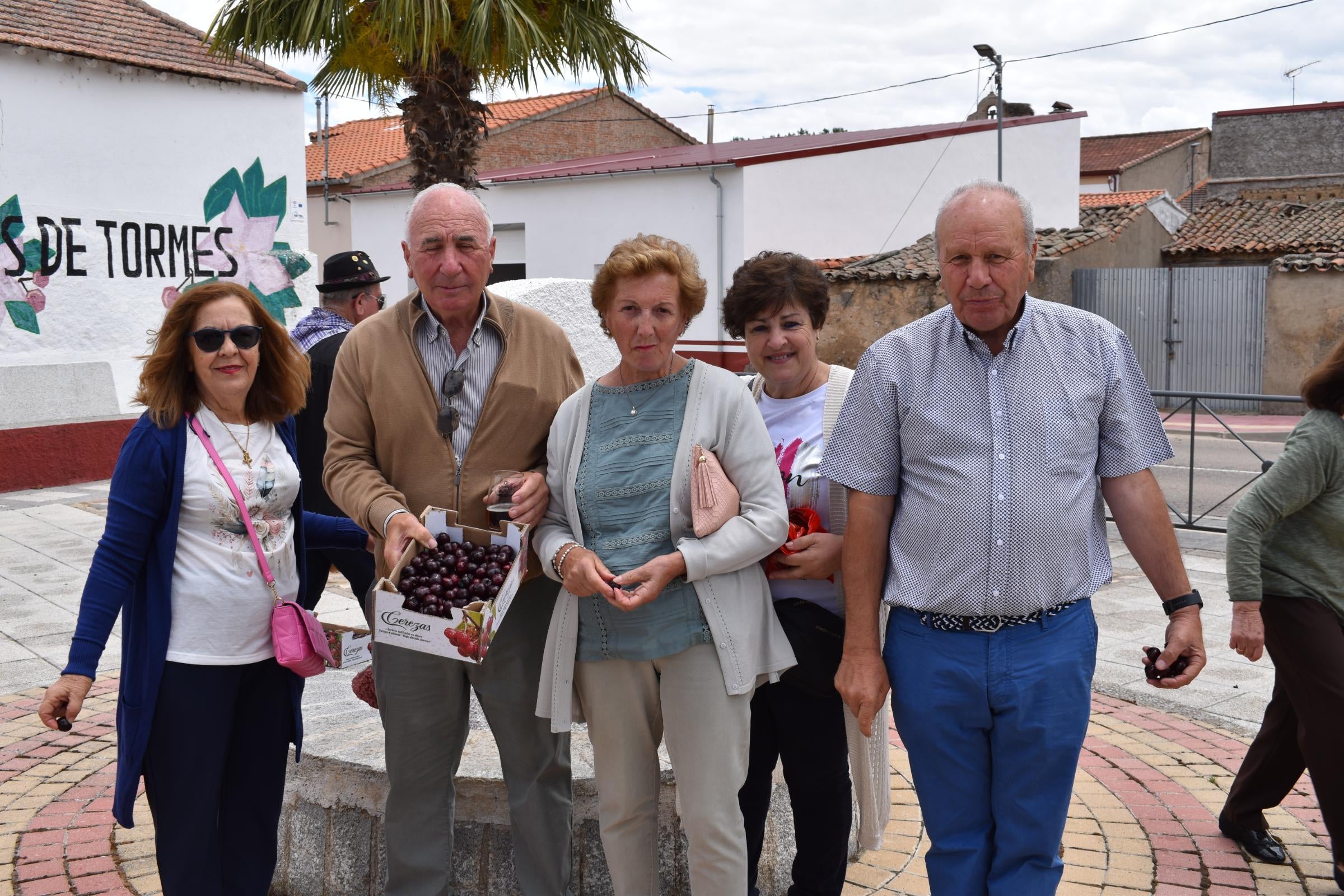 40 kilos de cerezas para cerrar las fiestas en Sieteiglesias de Tormes