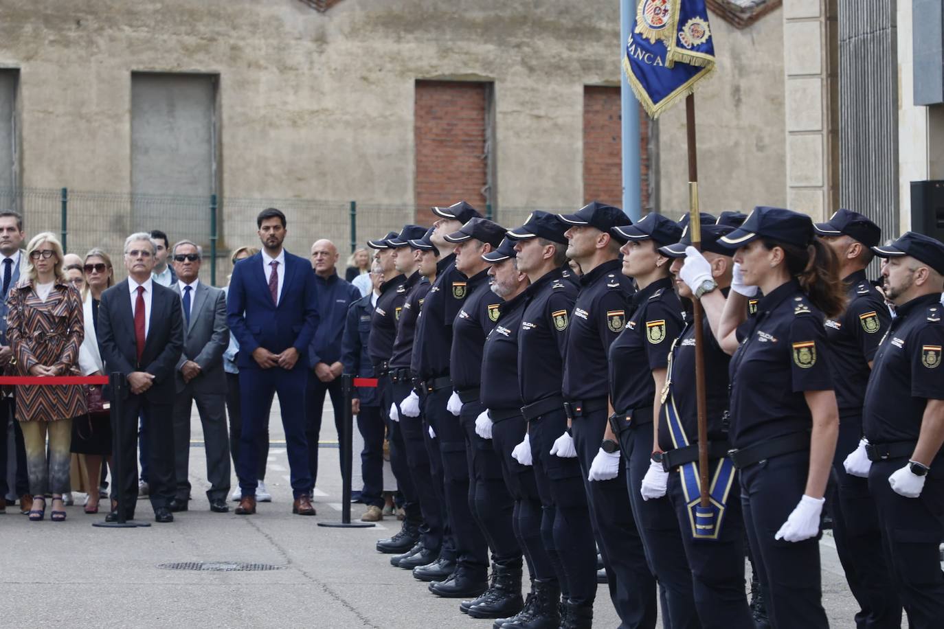 Así ha sido el emotivo recuerdo de la Policía Nacional de Salamanca a los agentes asesinados a manos de grupos terroristas