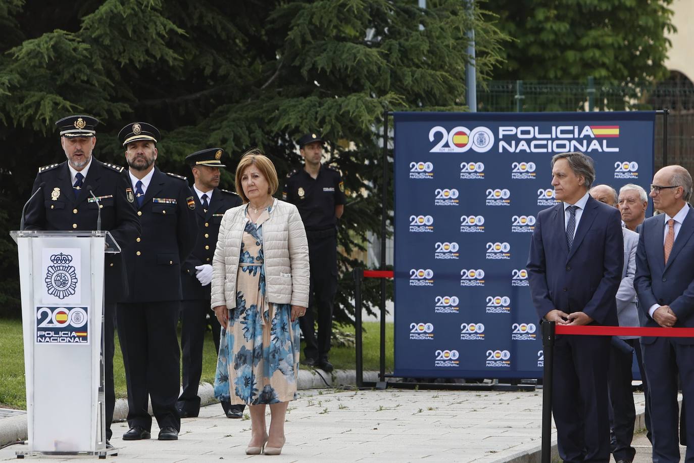 Así ha sido el emotivo recuerdo de la Policía Nacional de Salamanca a los agentes asesinados a manos de grupos terroristas