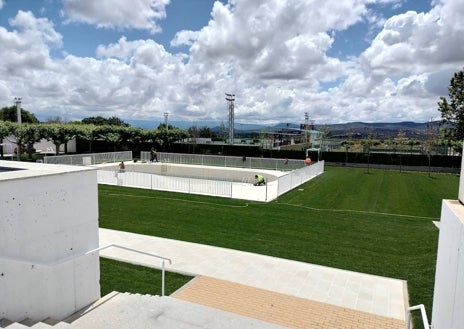 Imagen secundaria 1 - Dando los últimos retoques a las instalaciones para tenerlo todo listo. 