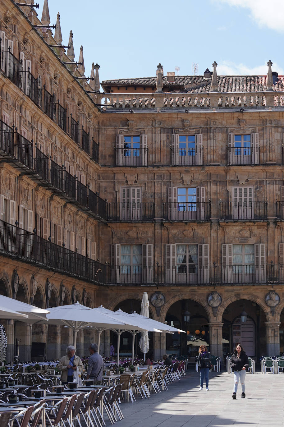 Jardines, corridas de toros o grandes ferias: así ha cambiado la Plaza Mayor de Salamanca en los últimos años