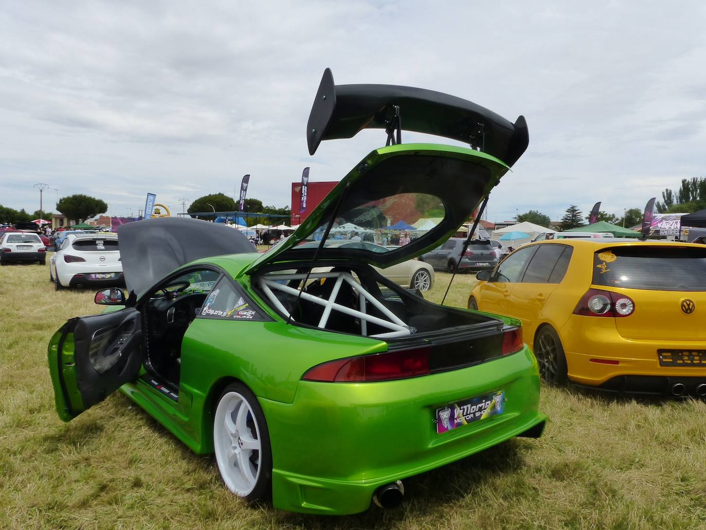 400 vehículos tunning hacen rugir a Villoria