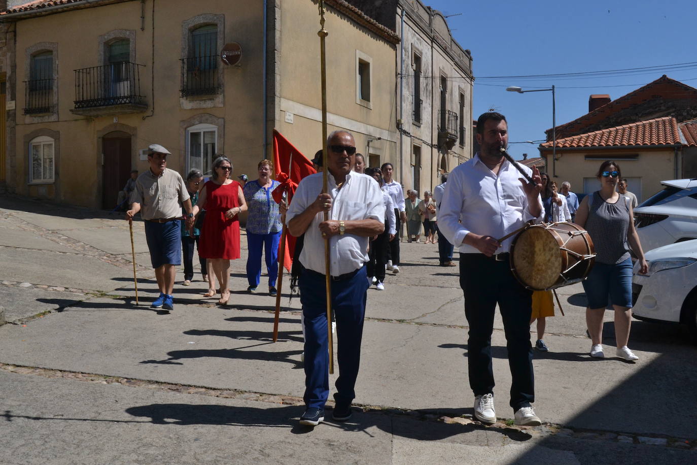 Hinojosa «echa la bandera» para vencer al poder feudal