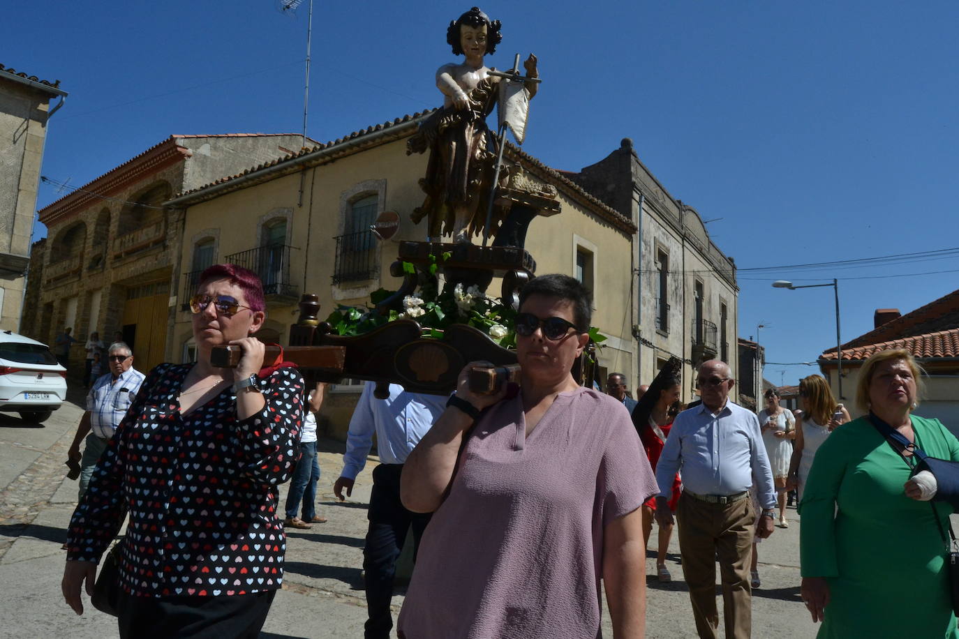 Hinojosa «echa la bandera» para vencer al poder feudal