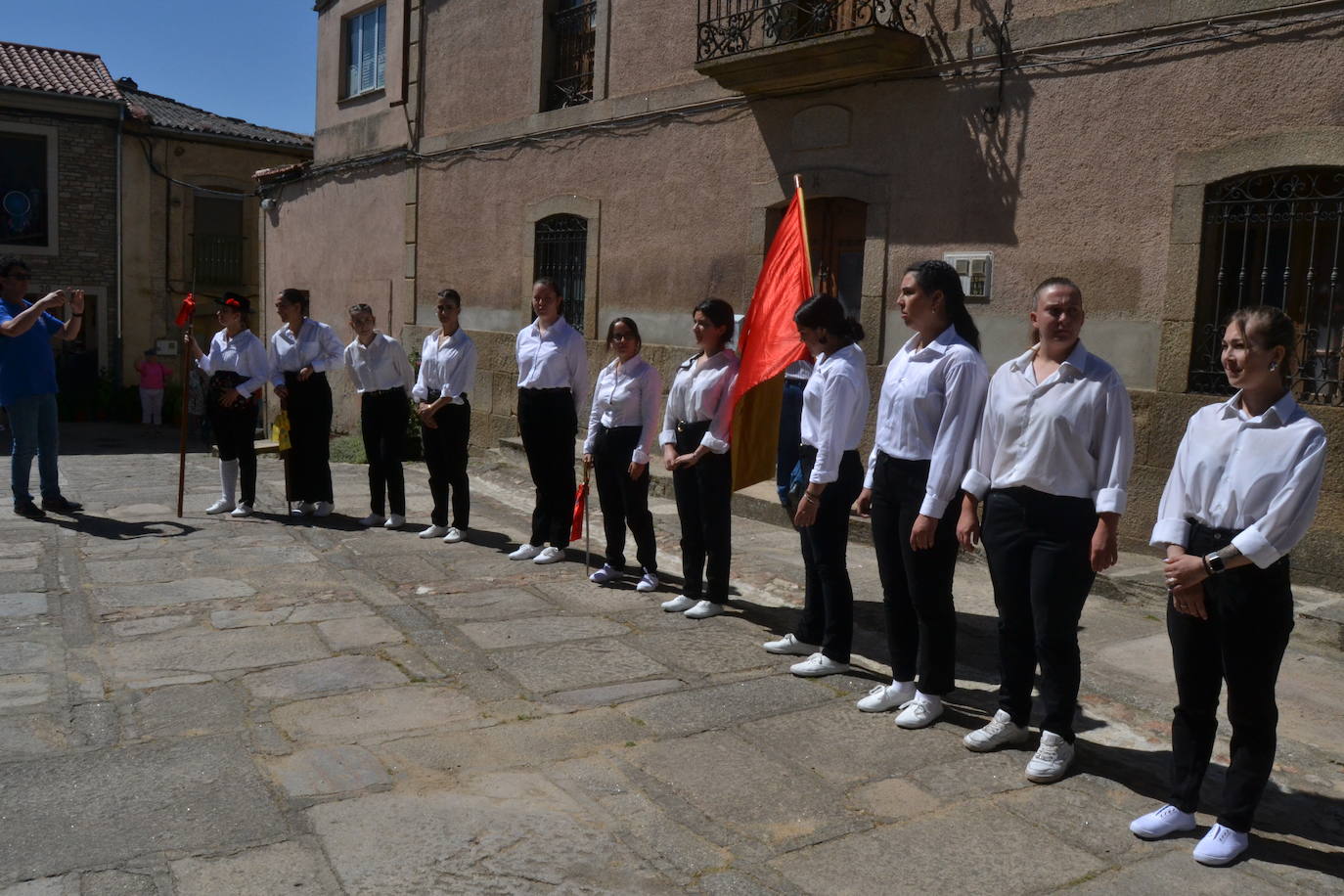 Hinojosa «echa la bandera» para vencer al poder feudal