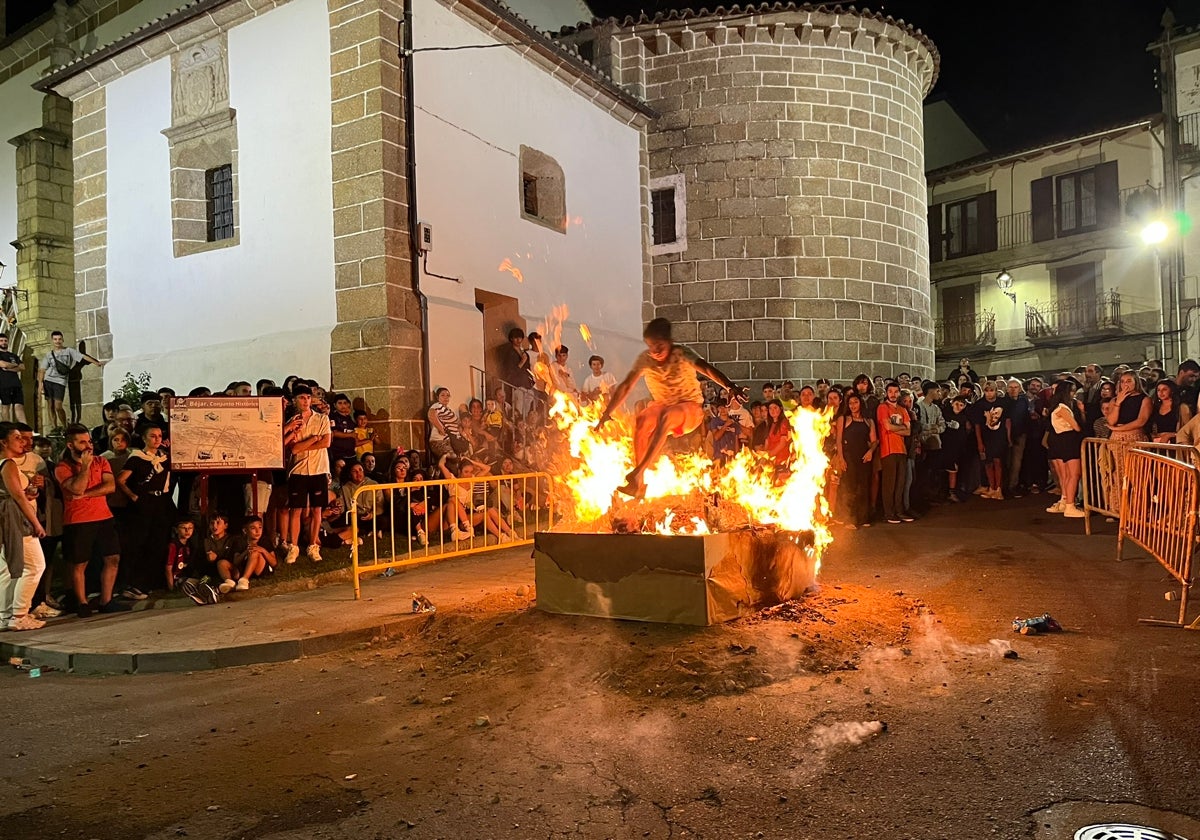 Lleno en la hoguera de San Juan en Béjar