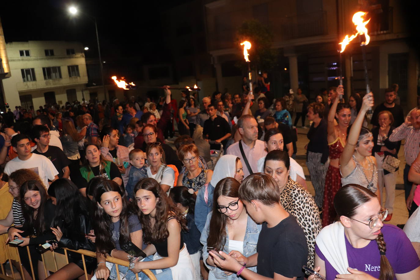 La magia de San Juan llena la noche de Guijuelo